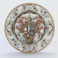 QIANLONG (1736-95), CIRCA 1743 A FAMILLE ROSE ARMORIAL PLATE